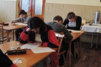 Uczniowie podczas testów